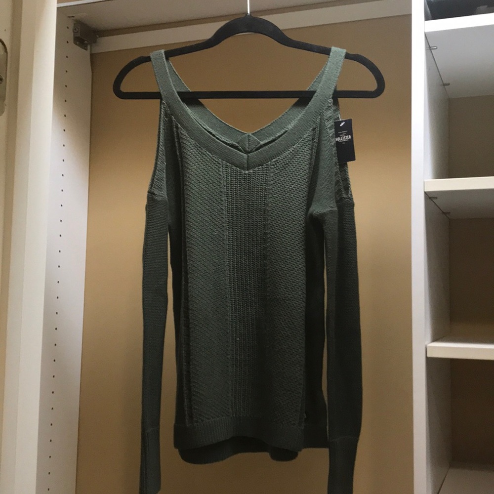 Cut Out Shoulder